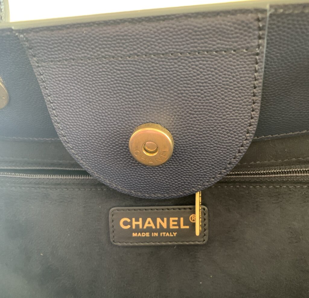 CHANEL CANVAS DEAUVILLE LARGE TOTE REVIEW + WHAT FITS INSIDE 