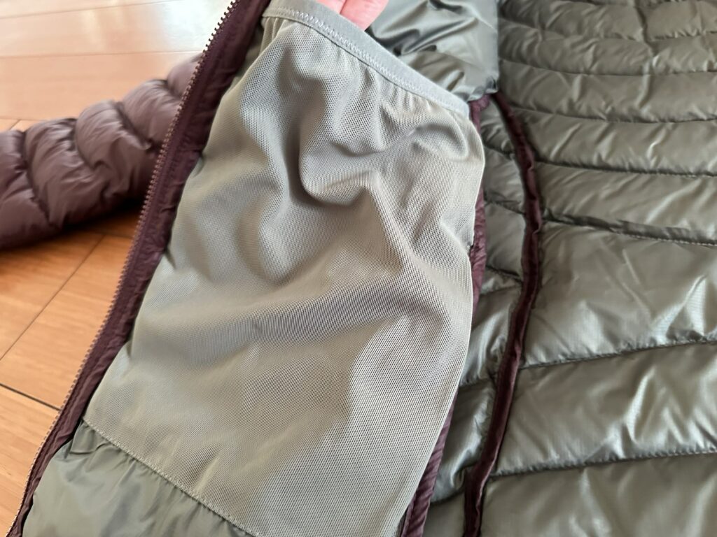The Ultimate review with photos, try on, videos of the Best Petite Lightweight Down Puffer.  L.L. Bean Interior Pockets of the Ultralight 850 Down Coat