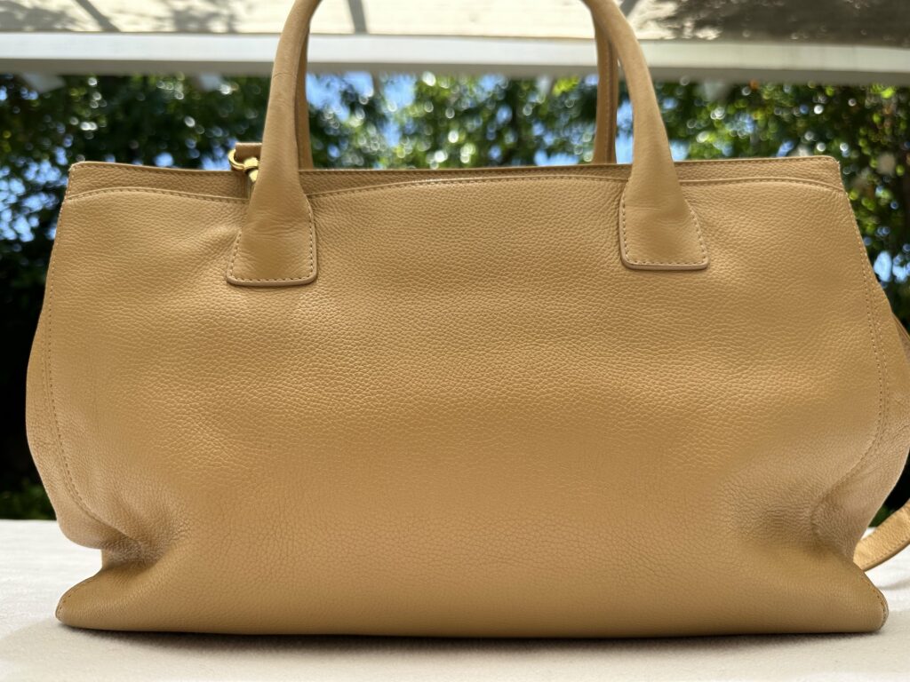 Vintage Chanel Cerf/Executive Tote! Any advice for refurbishing the  exterior? She's got some mild/moderate scuffing. : r/handbags