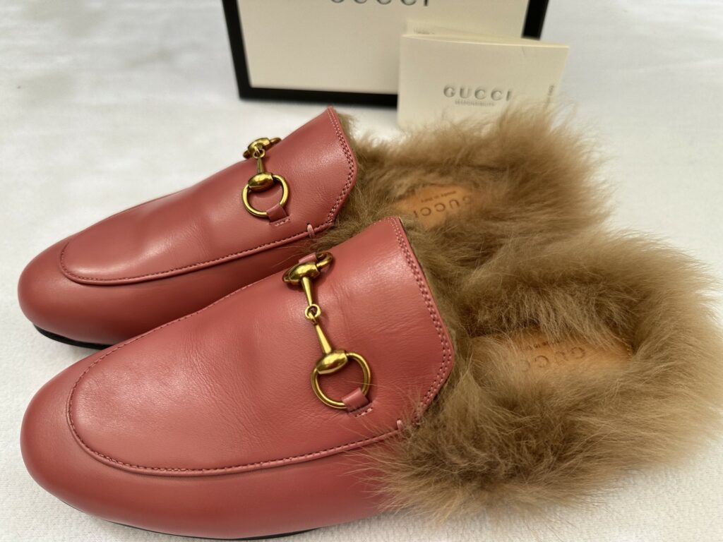 Timeless Classic Fur Lined GUCCI Princetown Slippers Mules Slip On Shoes Loafers with Horsebit Detail in Mauve Color and Furry heels.