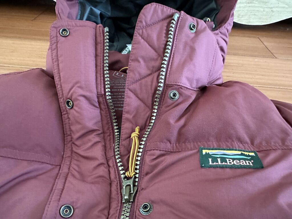 L.L. Bean Women's Mountain Classic Down Parka, Colorblock Burgundy size PETITE Short Petites Stand Up Collar to Keep Neck Warm with High Quality Heavyweight Metal Zipper and Snap Buttons Closure Best Warm Winter Puffer Coat for Petites Short Women Girls 5'4" and under