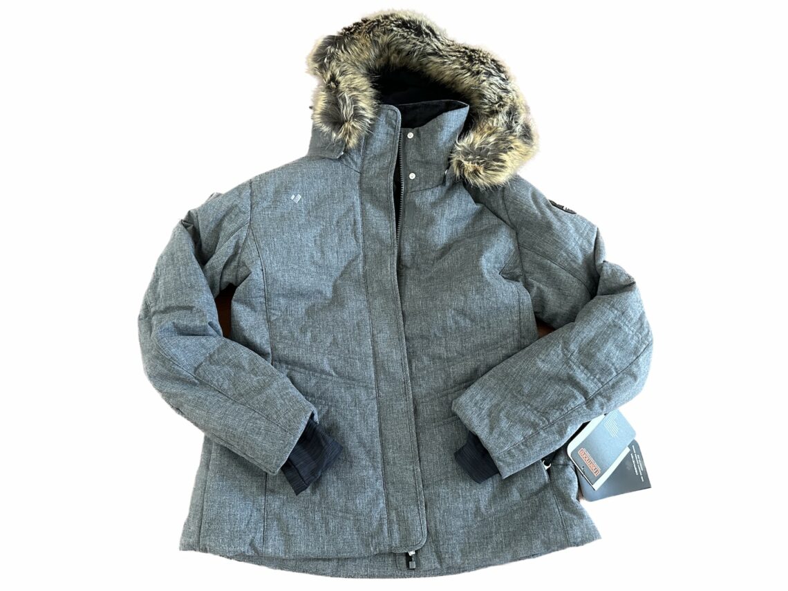 Obermeyer Tuscany II Ski Jacket Comes in Petite Sizes and fits short curvy frames beautifully.