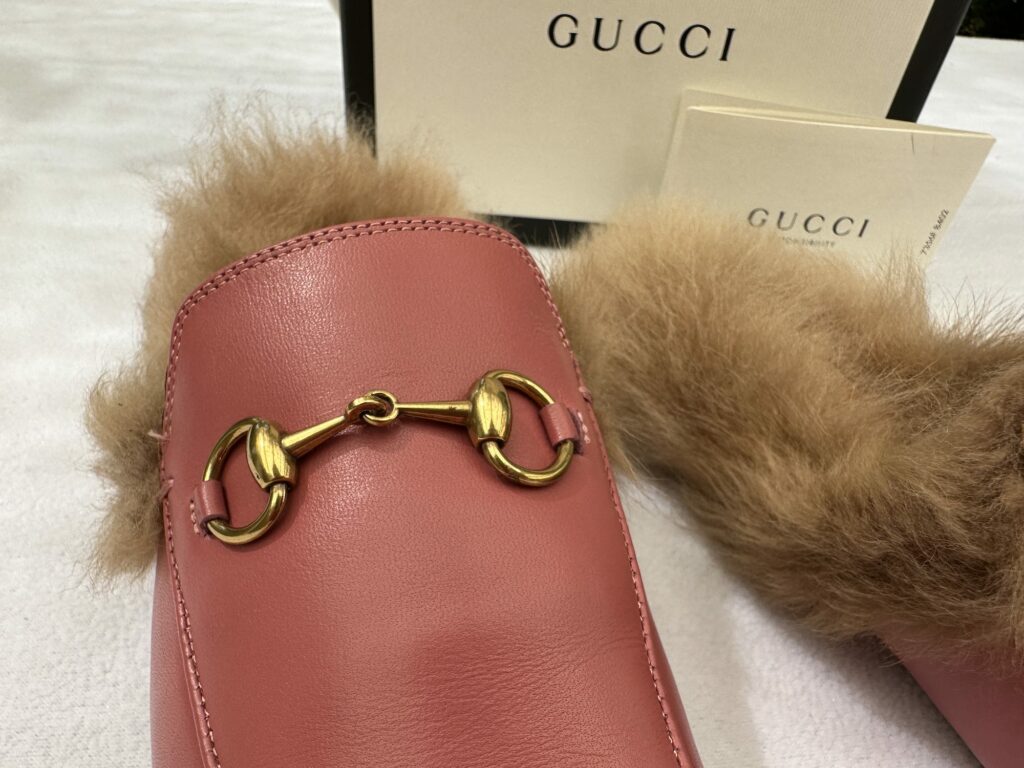 Gucci Horsebit Detail Classic and Recognizable anywhere