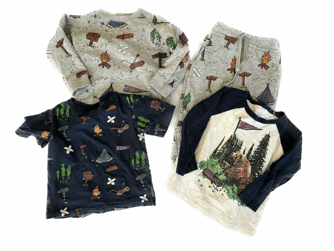 Stella McCartney Kids Camping Summer Camp Print Set with Sweatshirt and Sweatpants in Grey, Short Sleeve Navy T-shirt and Baseball Style 3/4 Sleeve Shirt
