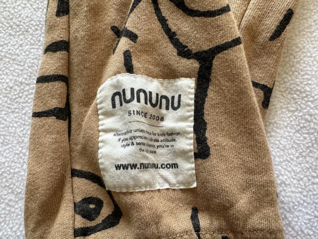 Nununu patch logo on the leg details www.nununu.com since 2008